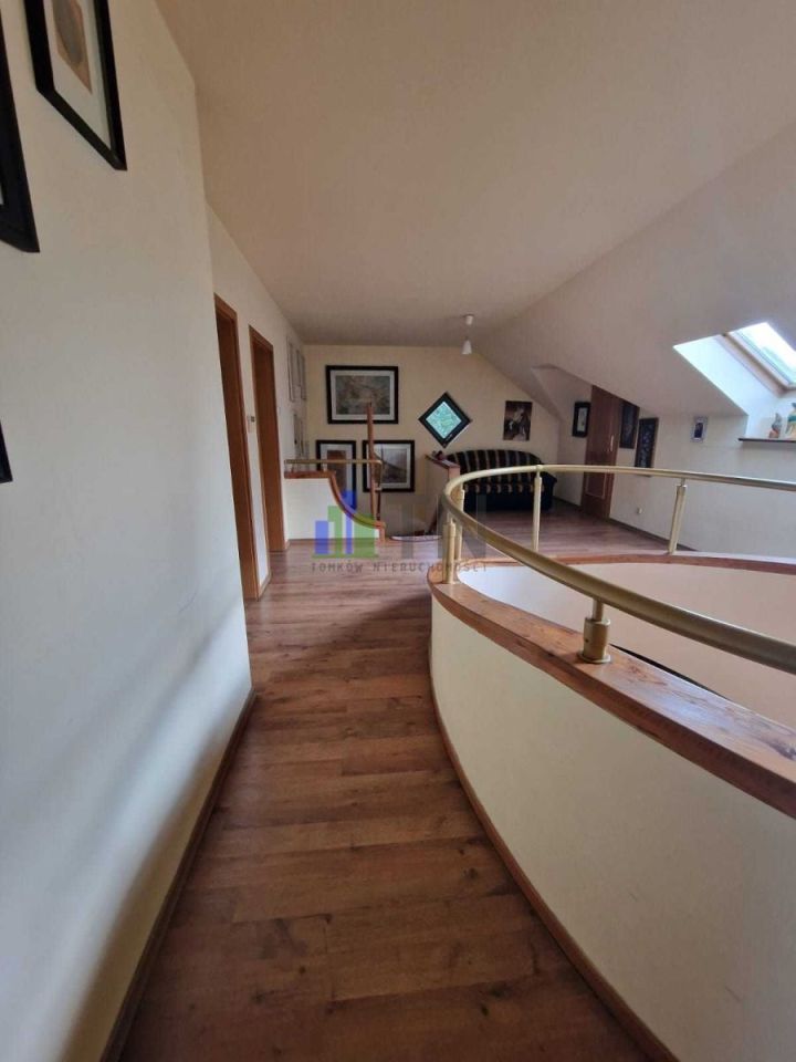 dom wolnostojący, 7 pokoi Kiełczów. Zdjęcie 11