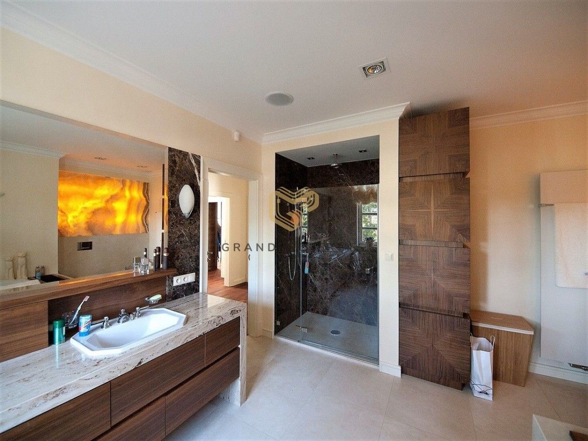 dom wolnostojący, 10 pokoi Konstancin-Jeziorna. Zdjęcie 15