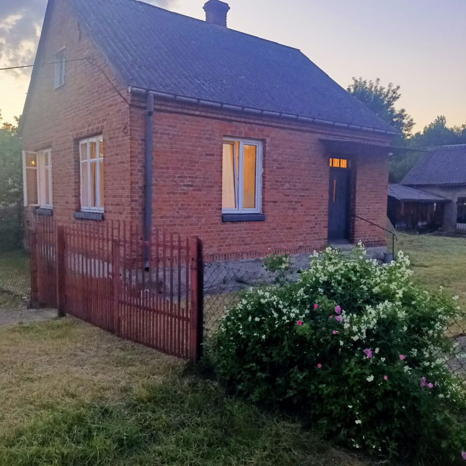 dom wolnostojący, 3 pokoje Niemojowice, Niemojowice. Zdjęcie 1