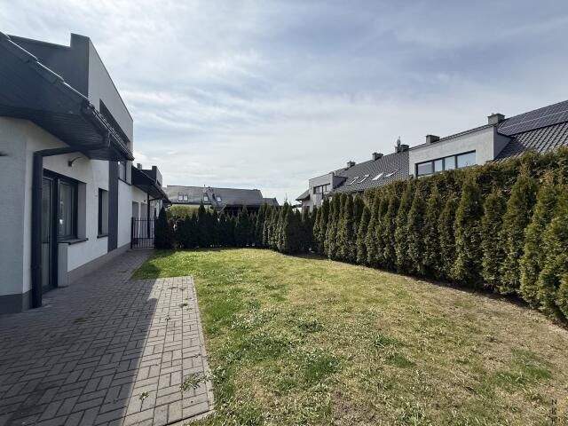 bliźniak, 4 pokoje Domasław. Zdjęcie 4