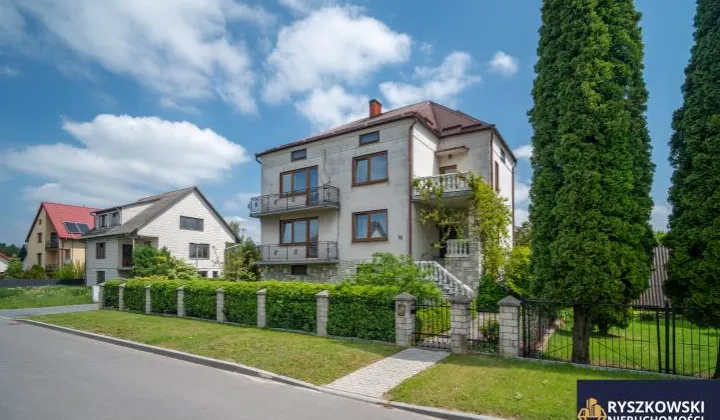 dom wolnostojący, 8 pokoi Szczebrzeszyn, ul. Parkowa