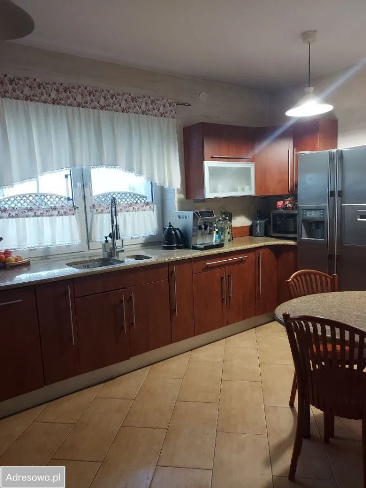 dom wolnostojący, 5 pokoi Trzeciewnica. Zdjęcie 8