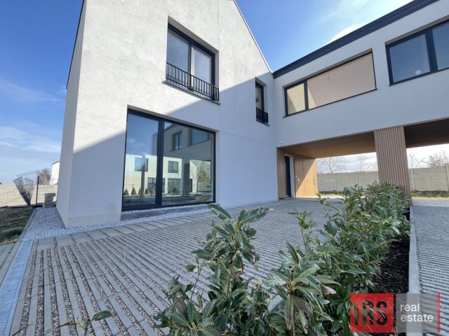 bliźniak, 5 pokoi Kołobrzeg. Zdjęcie 1