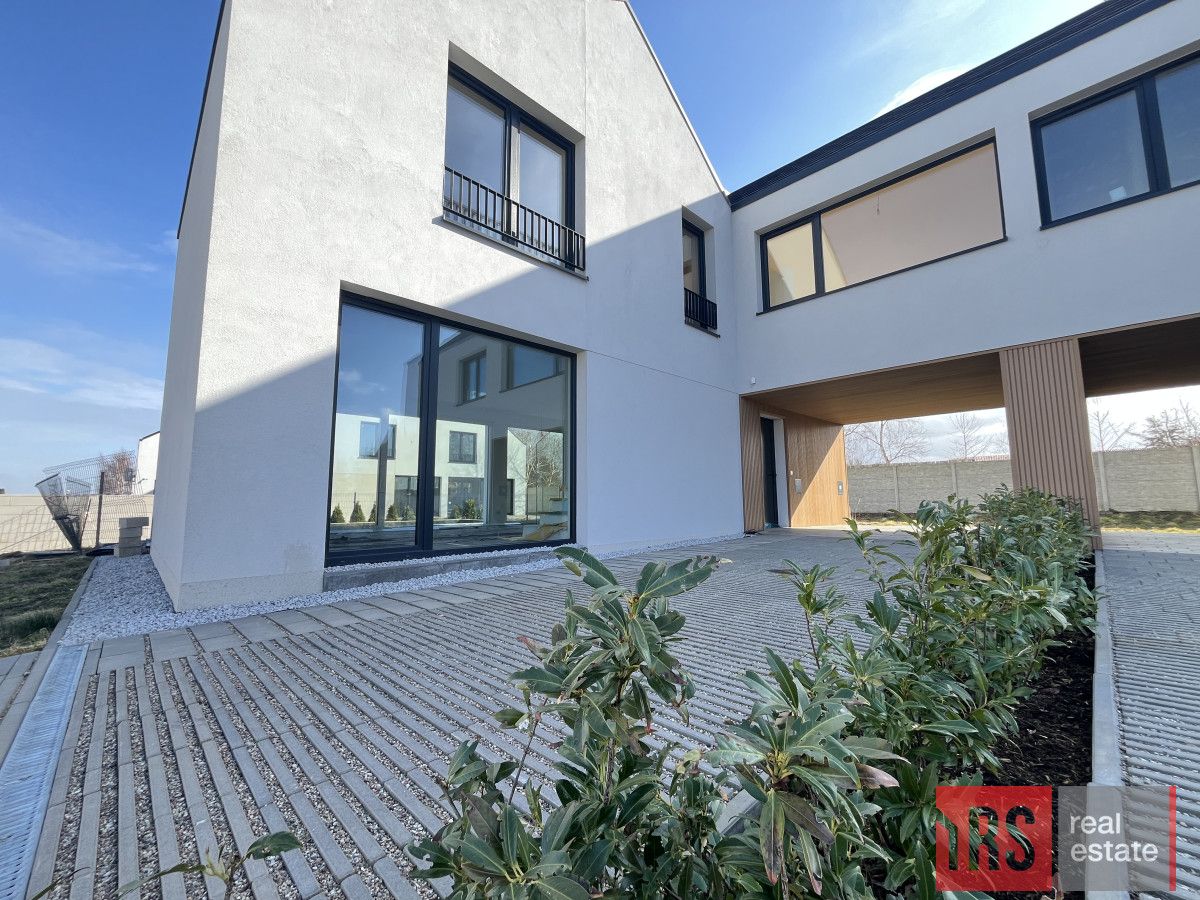 bliźniak, 5 pokoi Kołobrzeg. Zdjęcie 1