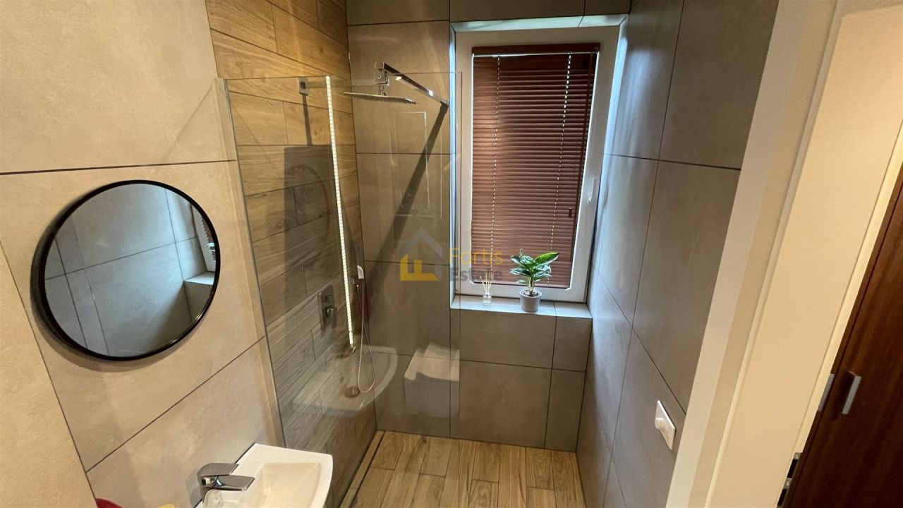 dom wolnostojący, 5 pokoi Kłaj. Zdjęcie 13