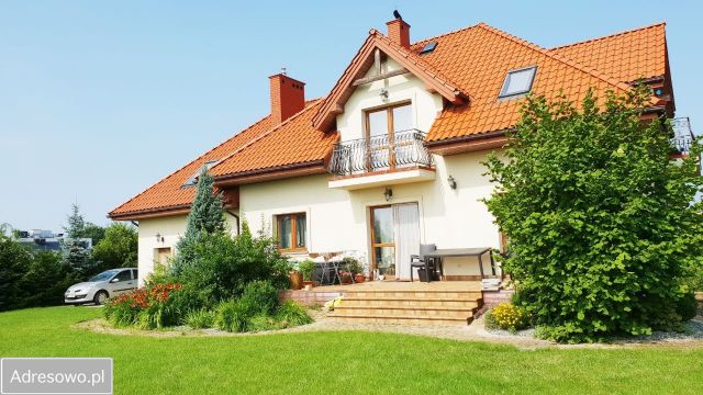 dom wolnostojący, 7 pokoi Lesznowola, ul. Szkolna. Zdjęcie 1