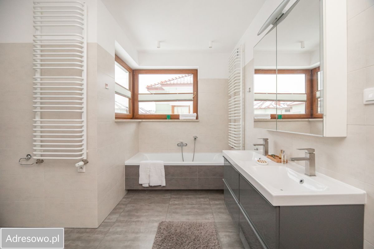 bliźniak, 7 pokoi Warszawa Wawer, ul. Liliowa. Zdjęcie 2