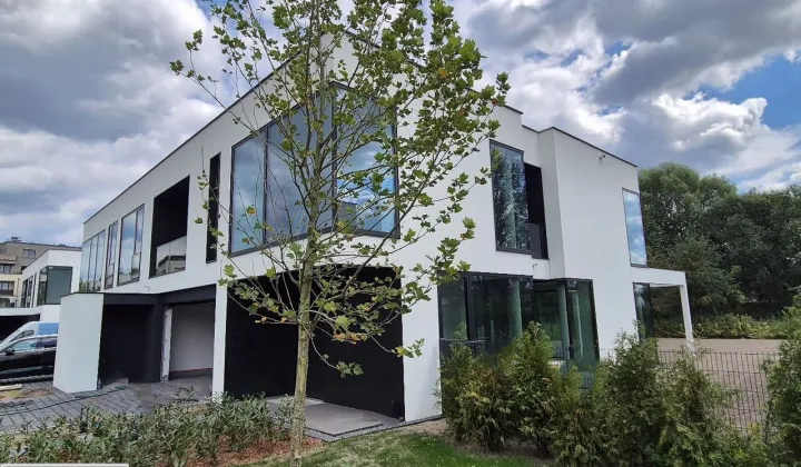 dom wolnostojący, 4 pokoje Warszawa Wilanów, ul. Pamiętna