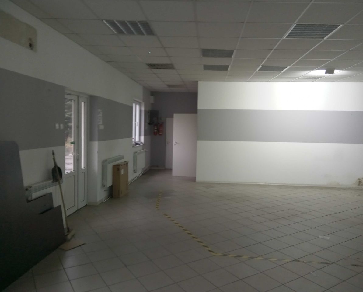 Hala/magazyn Skopanie. Zdjęcie 4