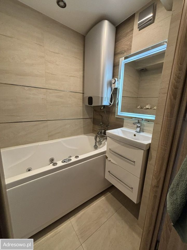 Mieszkanie 3-pokojowe Nowy Targ Bór, os. Bór. Zdjęcie 3