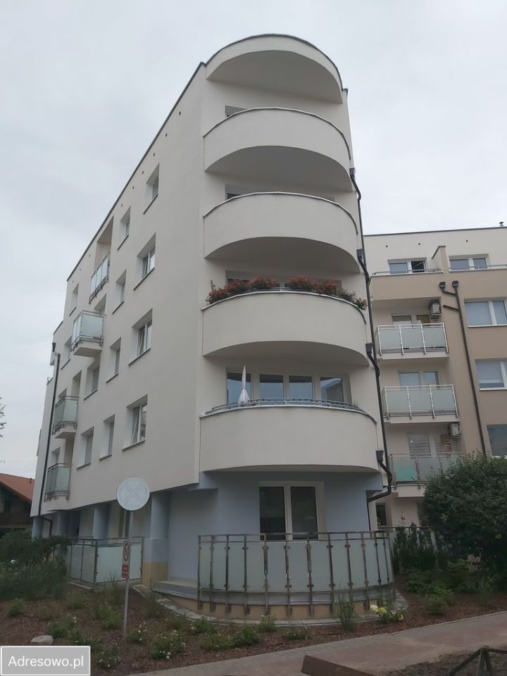 Mieszkanie 3-pokojowe Warszawa Rembertów, al. gen. Antoniego Chruściela "Montera". Zdjęcie 1
