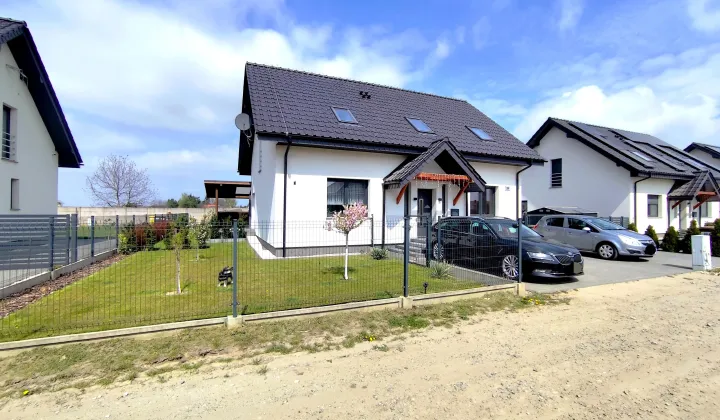 dom wolnostojący, 4 pokoje Olszowa, Agatowa