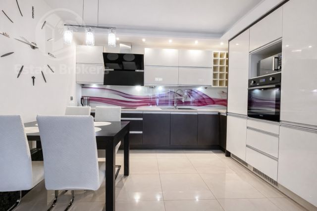 Mieszkanie 3-pokojowe Wrocław Krzyki, al. Wiśniowa. Zdjęcie 1