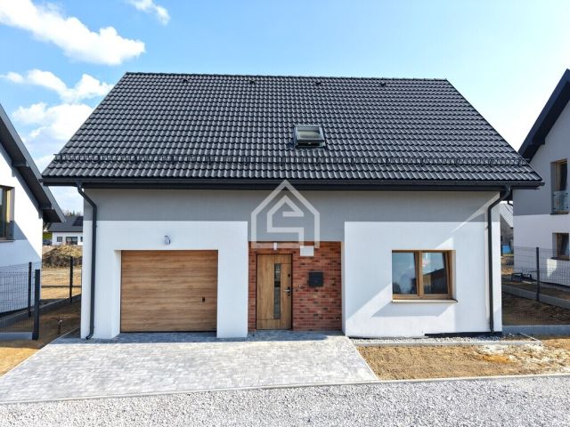 dom wolnostojący, 5 pokoi Dąbrowa. Zdjęcie 1