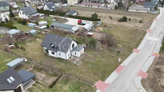 dom wolnostojący, 4 pokoje Kowala. Zdjęcie 2