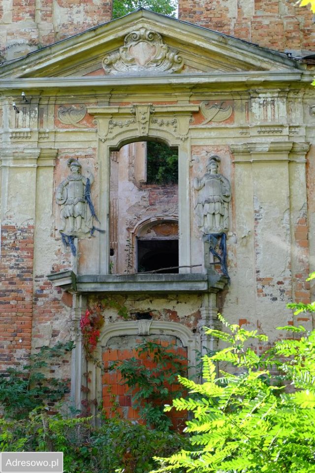 Nieruchomość komercyjna Parchów. Zdjęcie 2