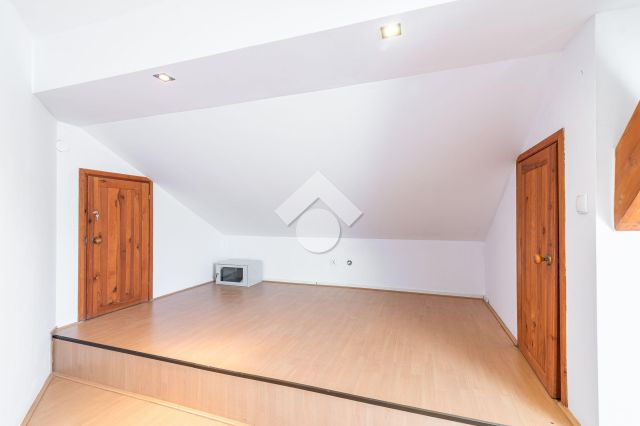 Lokal Kraków Podgórze Duchackie, ul. gen. Henryka Kamieńskiego. Zdjęcie 19