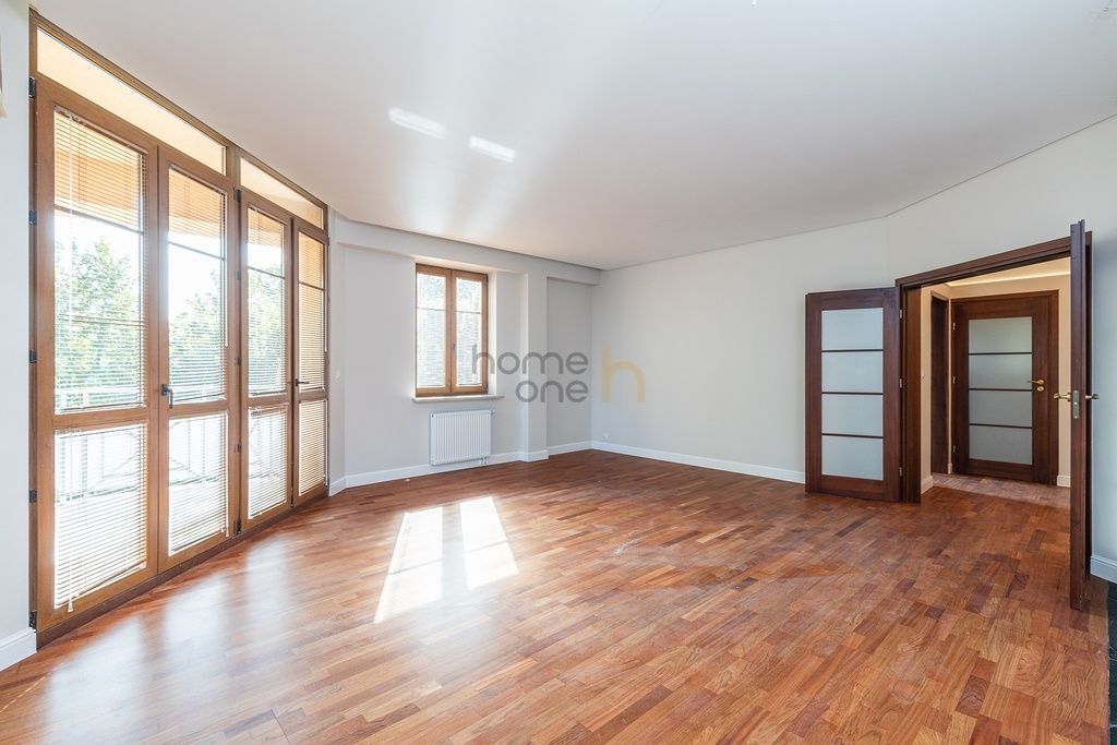 Mieszkanie 4-pokojowe Warszawa. Zdjęcie 2