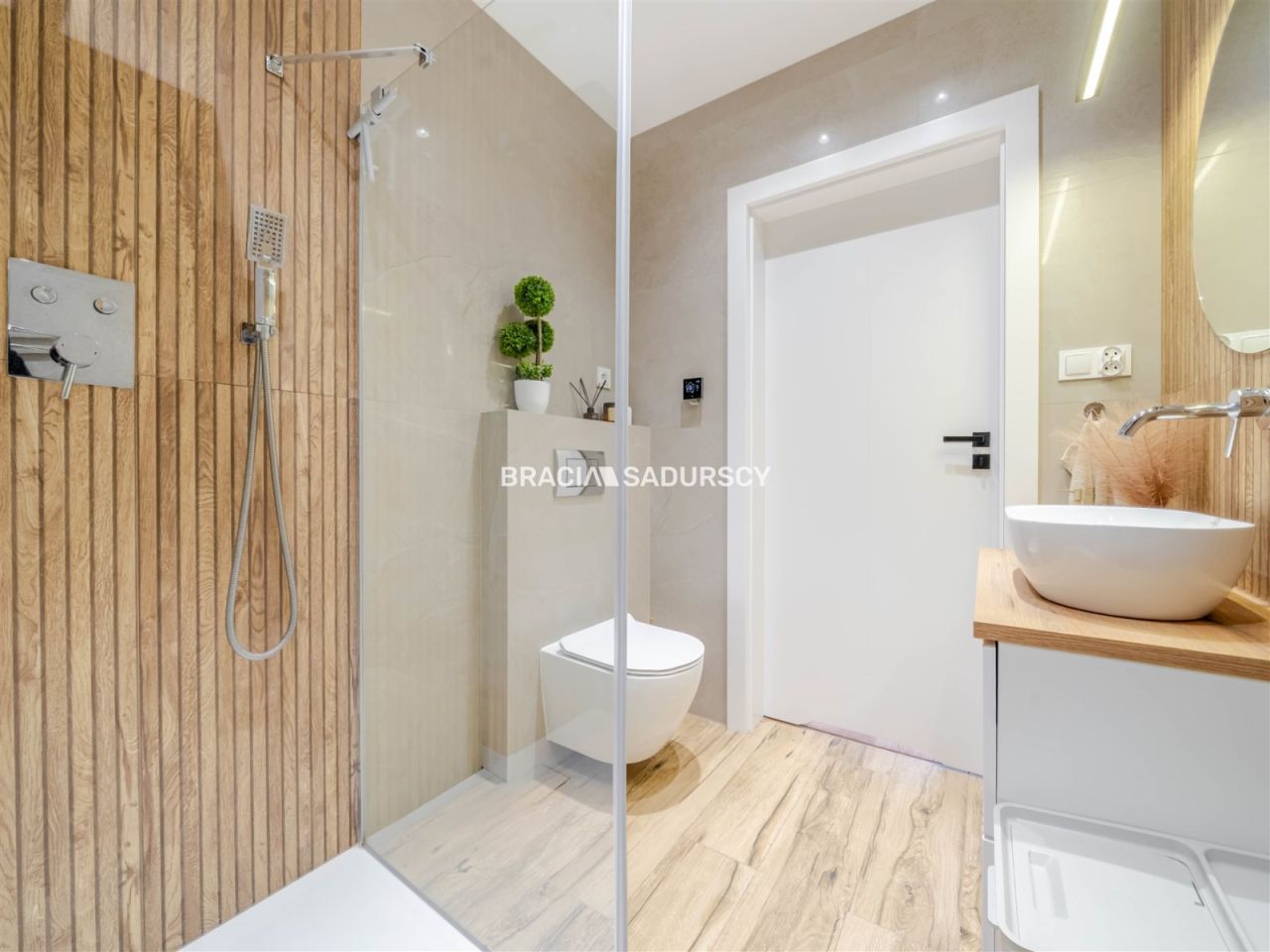 dom wolnostojący, 6 pokoi Młodziejowice. Zdjęcie 25