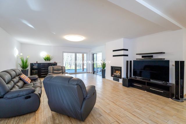 dom wolnostojący, 5 pokoi Łomna. Zdjęcie 5