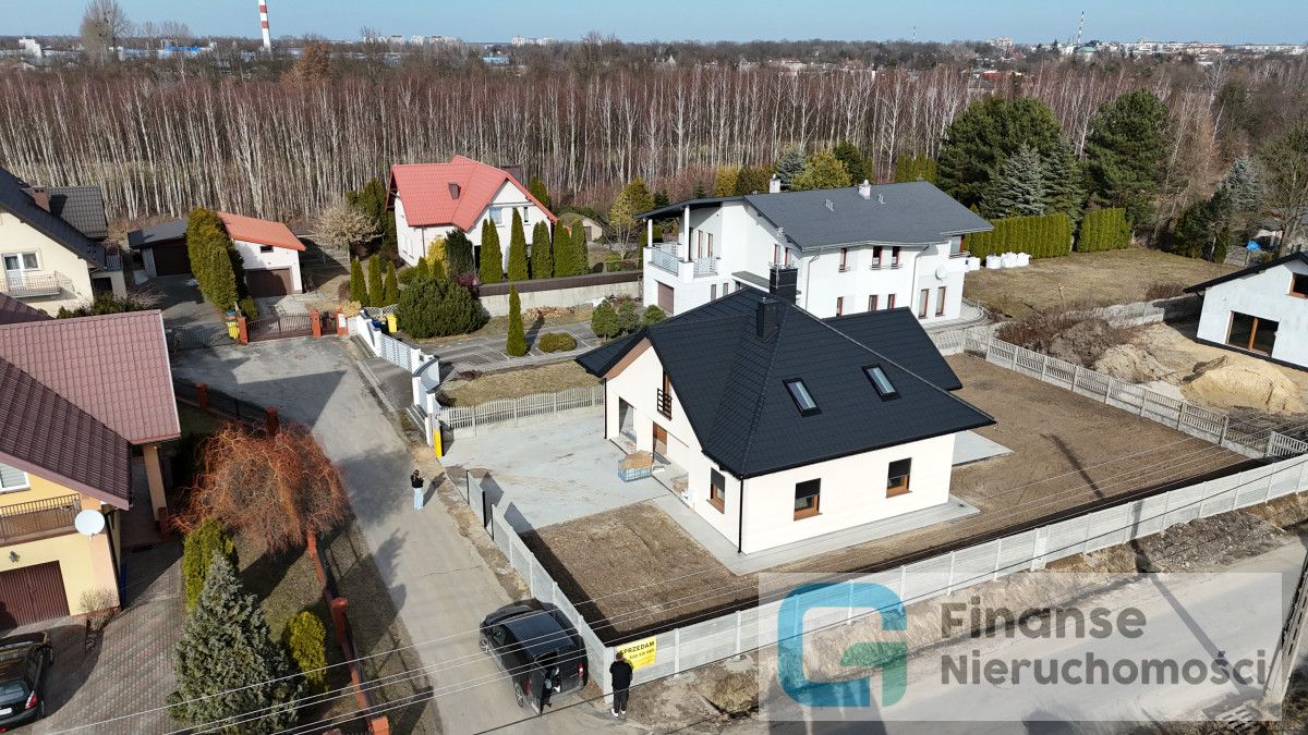 dom wolnostojący, 5 pokoi Skierniewice, ul. Sosnowa. Zdjęcie 2