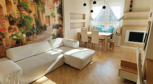 Mieszkanie 3-pokojowe Warszawa Muranów, ul. Stawki. Zdjęcie 1