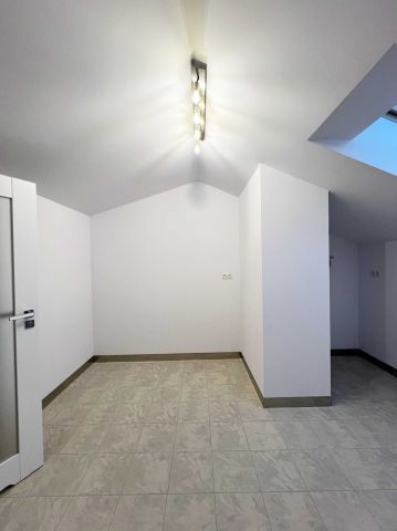 Lokal Karczew, ul. Rynek Zygmunta Starego. Zdjęcie 1