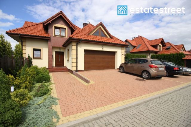 dom wolnostojący, 6 pokoi Kraków Dębniki, ul. Leona Petrażyckiego. Zdjęcie 1