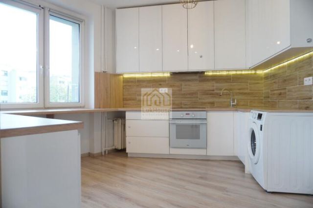 Mieszkanie 3-pokojowe Bytom Stroszek, ul. Gwarków Tarnogórskich. Zdjęcie 1