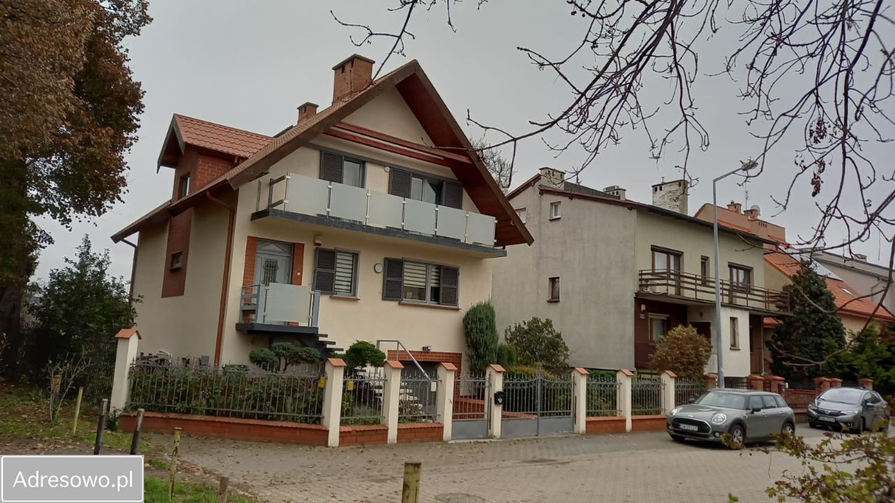 dom wolnostojący, 8 pokoi Wrocław Karłowice, ul. Stanisława Grochowiaka