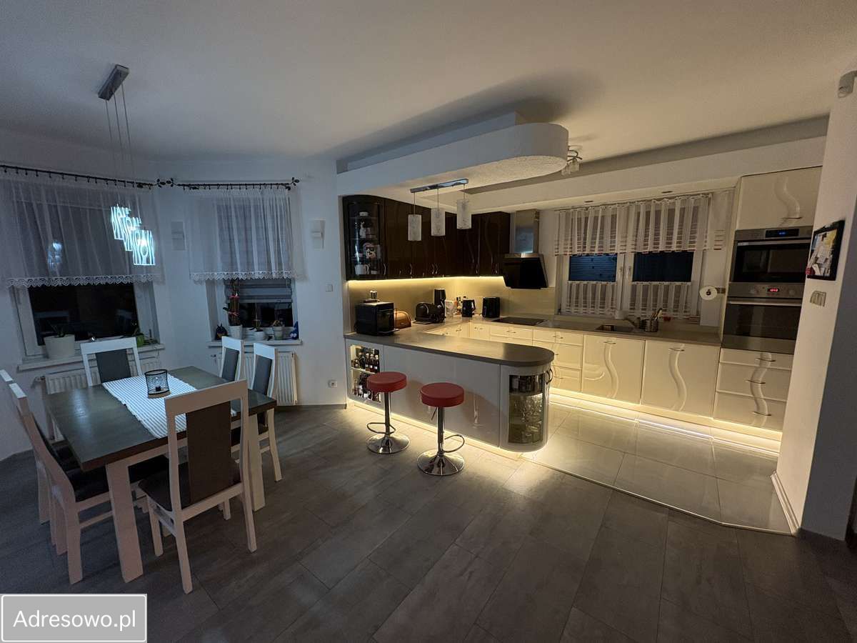 dom wolnostojący, 4 pokoje Pszczółki. Zdjęcie 15