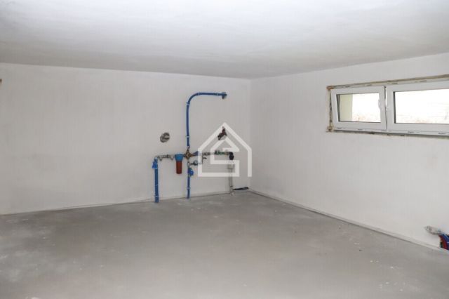 dom wolnostojący, 5 pokoi Kłaj. Zdjęcie 19