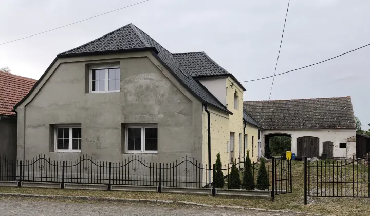 dom wolnostojący Mąkoszyce, ul. Kościelna