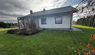 dom wolnostojący, 4 pokoje Skoroszyce, ul. Nyska