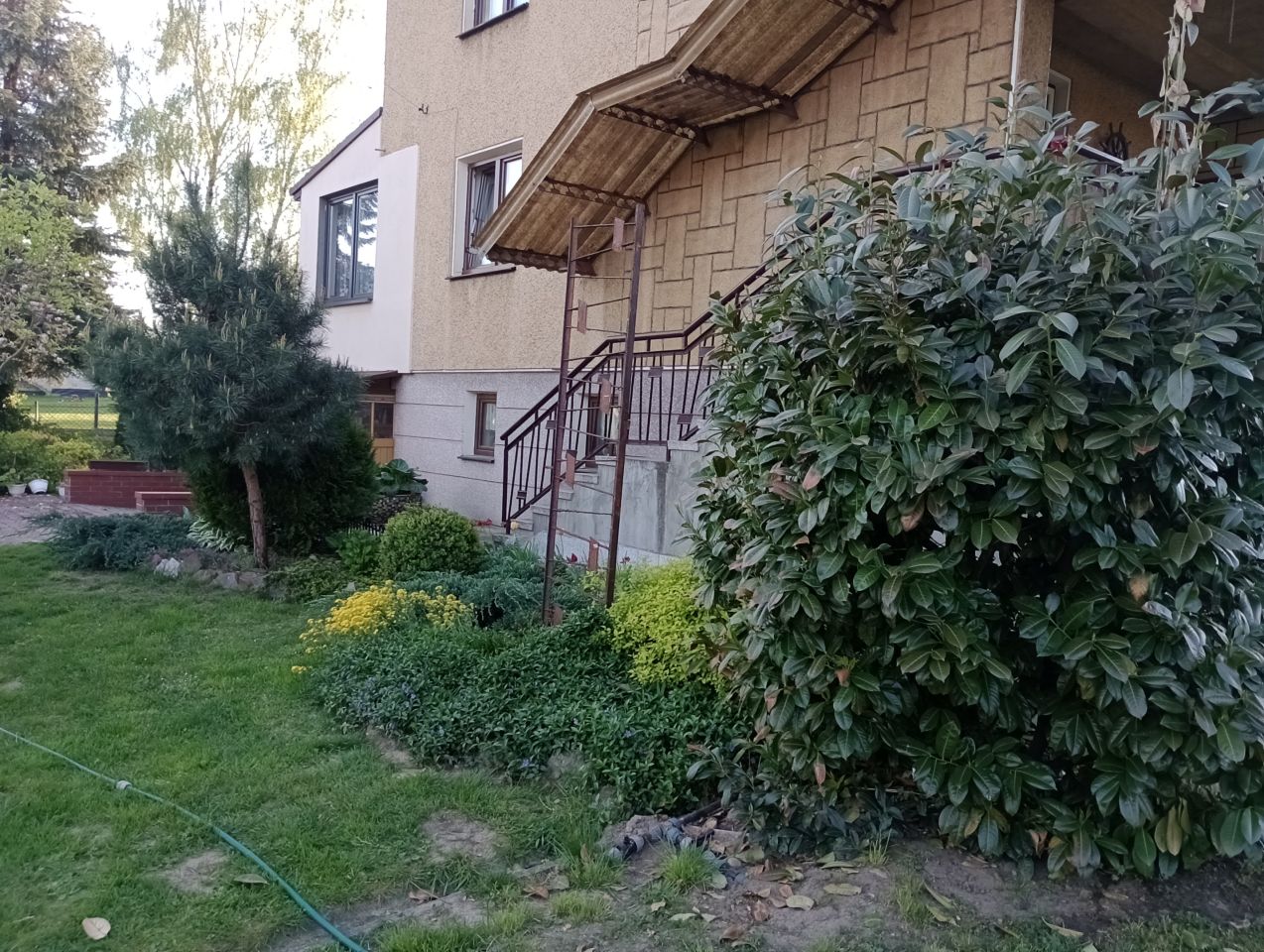 budynek wielorodzinny, 6 pokoi Sterkowiec, Sosnowa. Zdjęcie 2