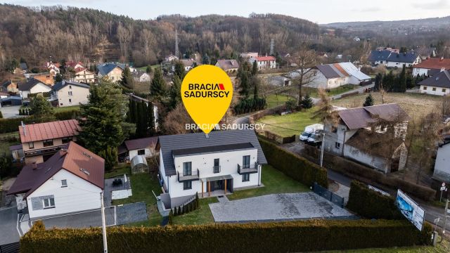 Mieszkanie 10-pokojowe Zabawa. Zdjęcie 1