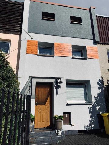 dom szeregowy Łódź Bałuty, ul. Ołowiana. Zdjęcie 1