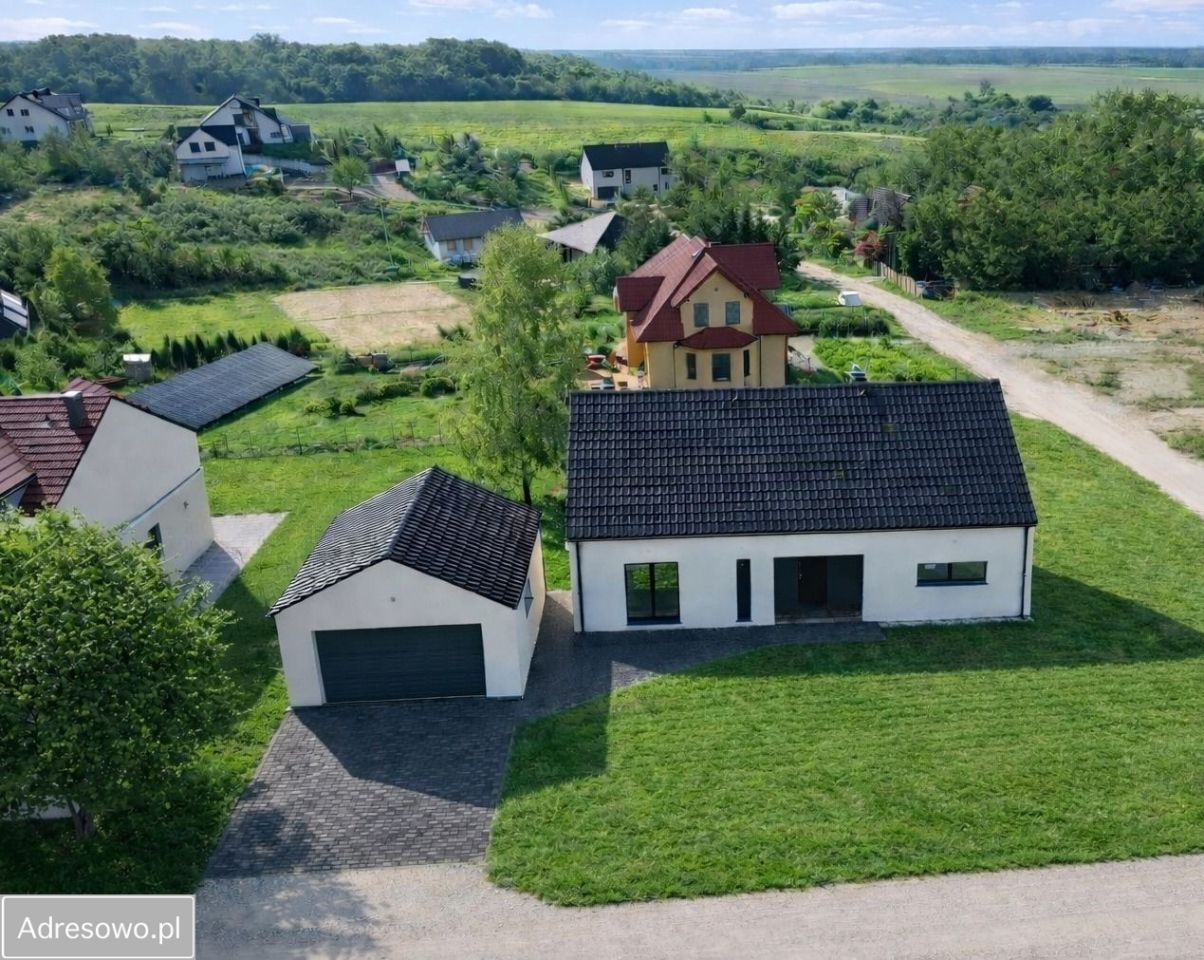 dom wolnostojący, 4 pokoje Wysoki Kościół. Zdjęcie 1