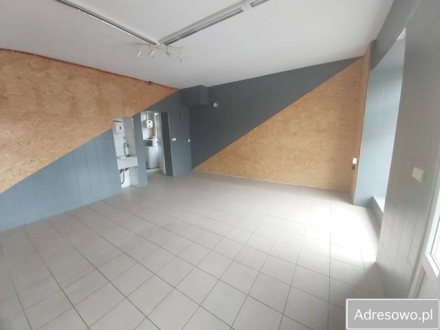 Lokal Jelenia Góra Cieplice Śląskie-Zdrój, pl. Piastowski. Zdjęcie 1