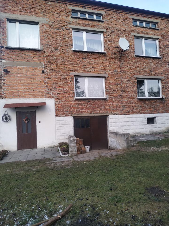 dom wolnostojący, 10 pokoi Czernica, ul. Biskupa