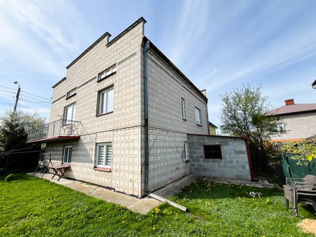 dom wolnostojący, 6 pokoi Ostrowiec Świętokrzyski, ul. Kasztanowa. Zdjęcie 3