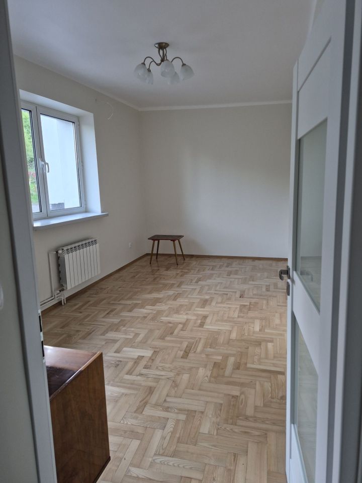 Mieszkanie 4-pokojowe Krówniki. Zdjęcie 4