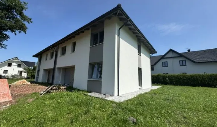 bliźniak, 5 pokoi Chybie, ul. Leśna