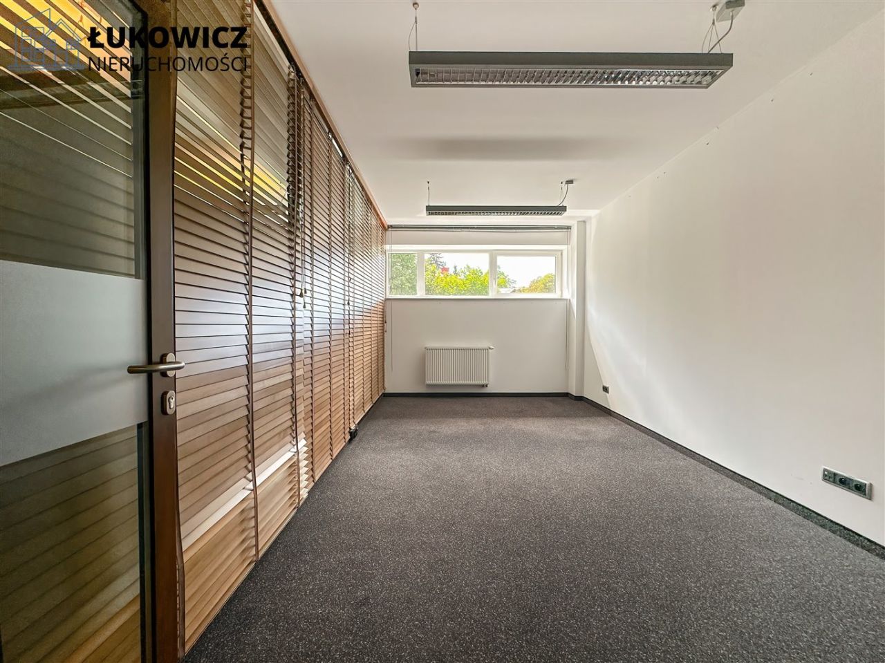 Biuro Bielsko-Biała Osiedle Karpackie. Zdjęcie 8