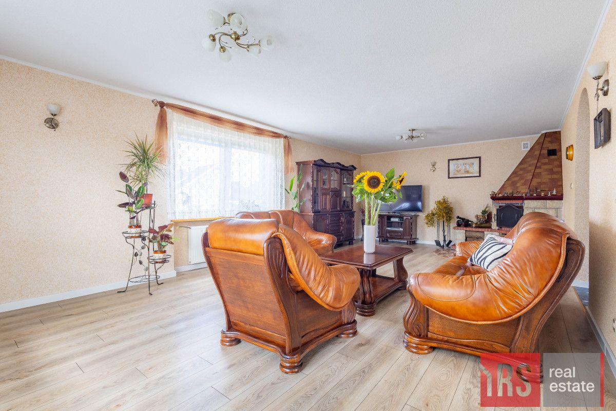 dom wolnostojący, 4 pokoje Laski. Zdjęcie 3