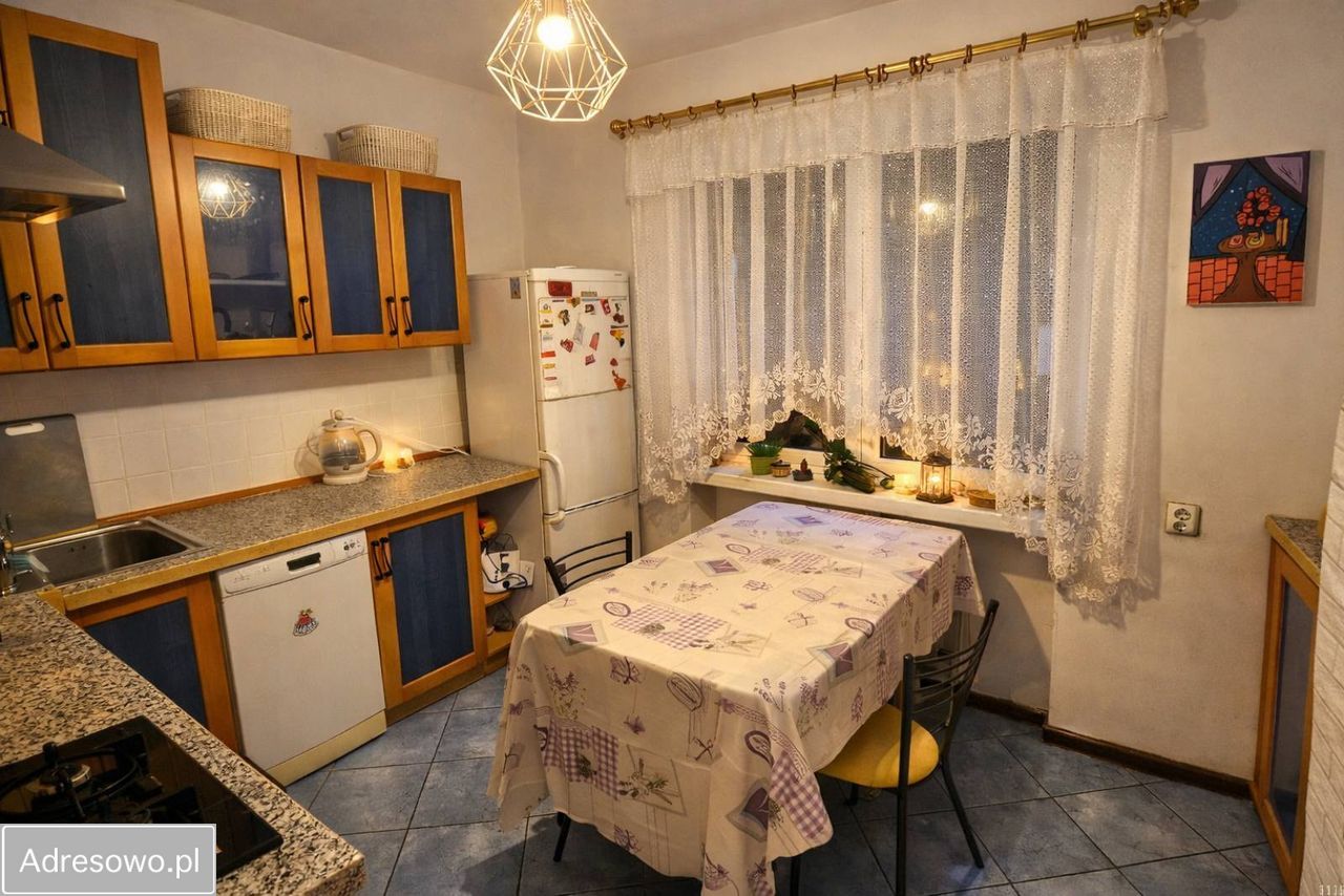 dom wolnostojący, 4 pokoje Modrzyca, ul. Szkolna. Zdjęcie 2