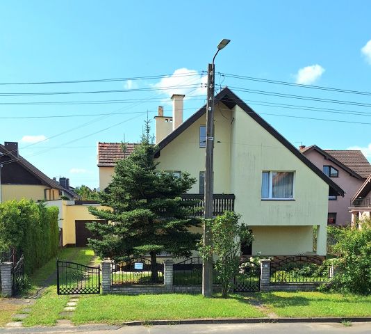 dom wolnostojący, 5 pokoi Niemodlin, ul. Henryka Wieniawskiego. Zdjęcie 1