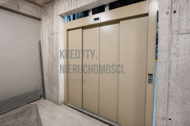 Hala/magazyn Rzeszów, ul. Stanisława Trembeckiego. Zdjęcie 4