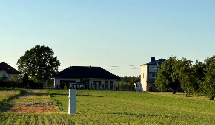 Działka rolno-budowlana Dąbrówka Nagórna-Wieś, ul. Radosna