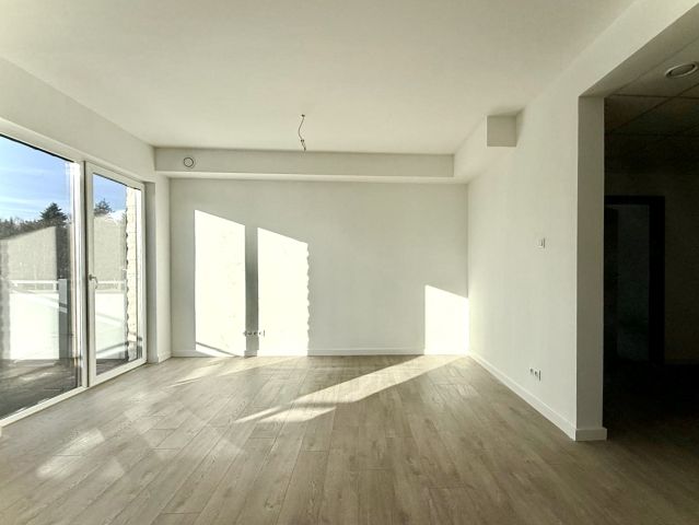 Mieszkanie 3-pokojowe Myślenice. Zdjęcie 3